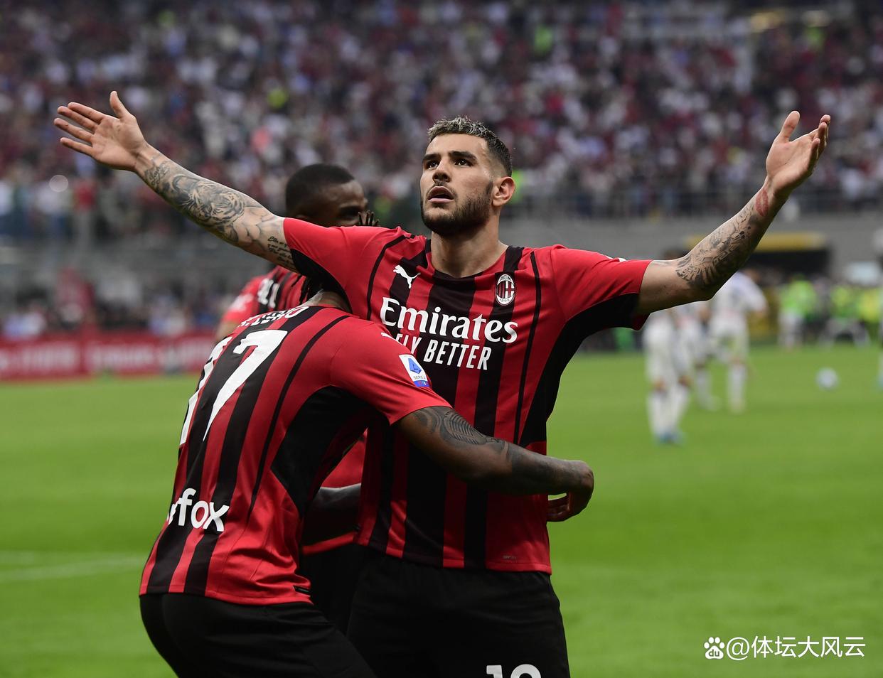 包含里程碑夜！AC米兰远射贴柱，荷甲赛后刷纪录，媒体盛赞，年轻球员得到机会的词条
