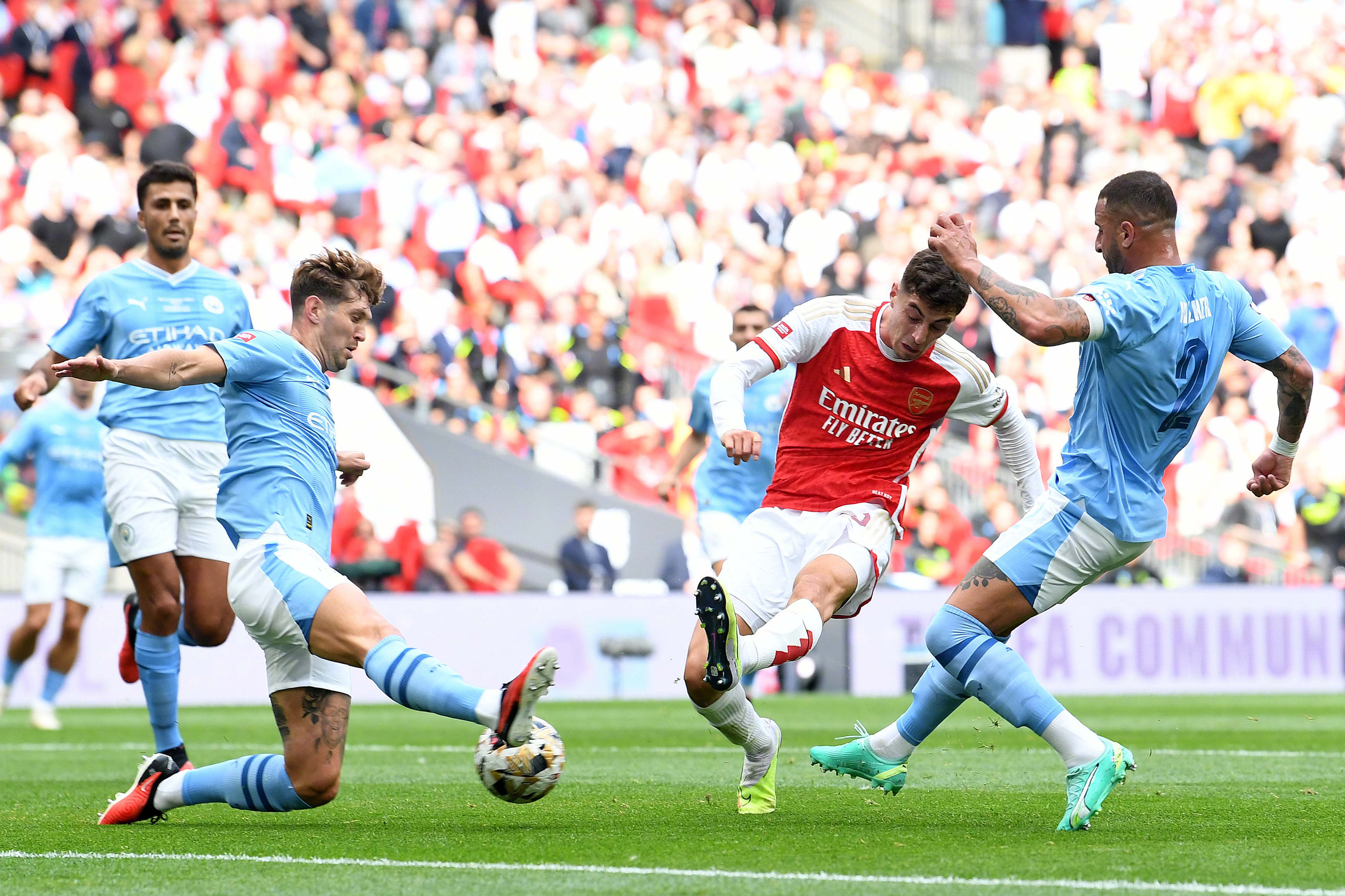 集结日突围战来临，俄克拉荷马雷霆围绕社区盾队长鼓劲，压力陡增，赛季目标并未改变的简单介绍