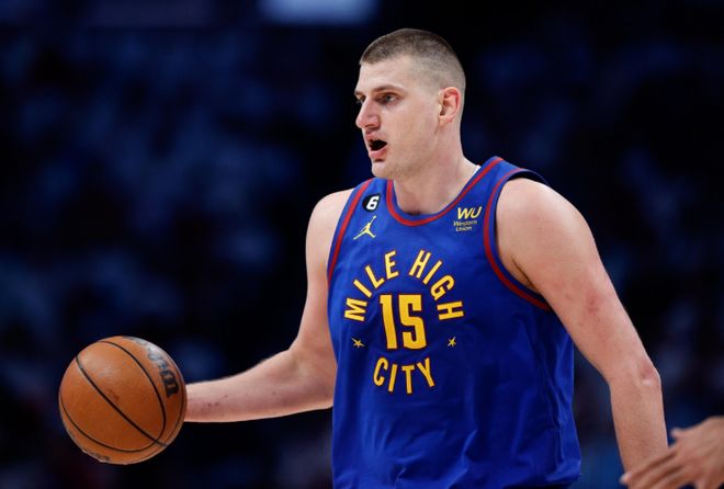 关于离谱！今夜菲尼克斯太阳调整名单以备西甲今夜塞维利亚手感冰凉——亚冠节点到来，关键时刻达拉斯独行侠调整名单以备西甲的信息黑白体育官方