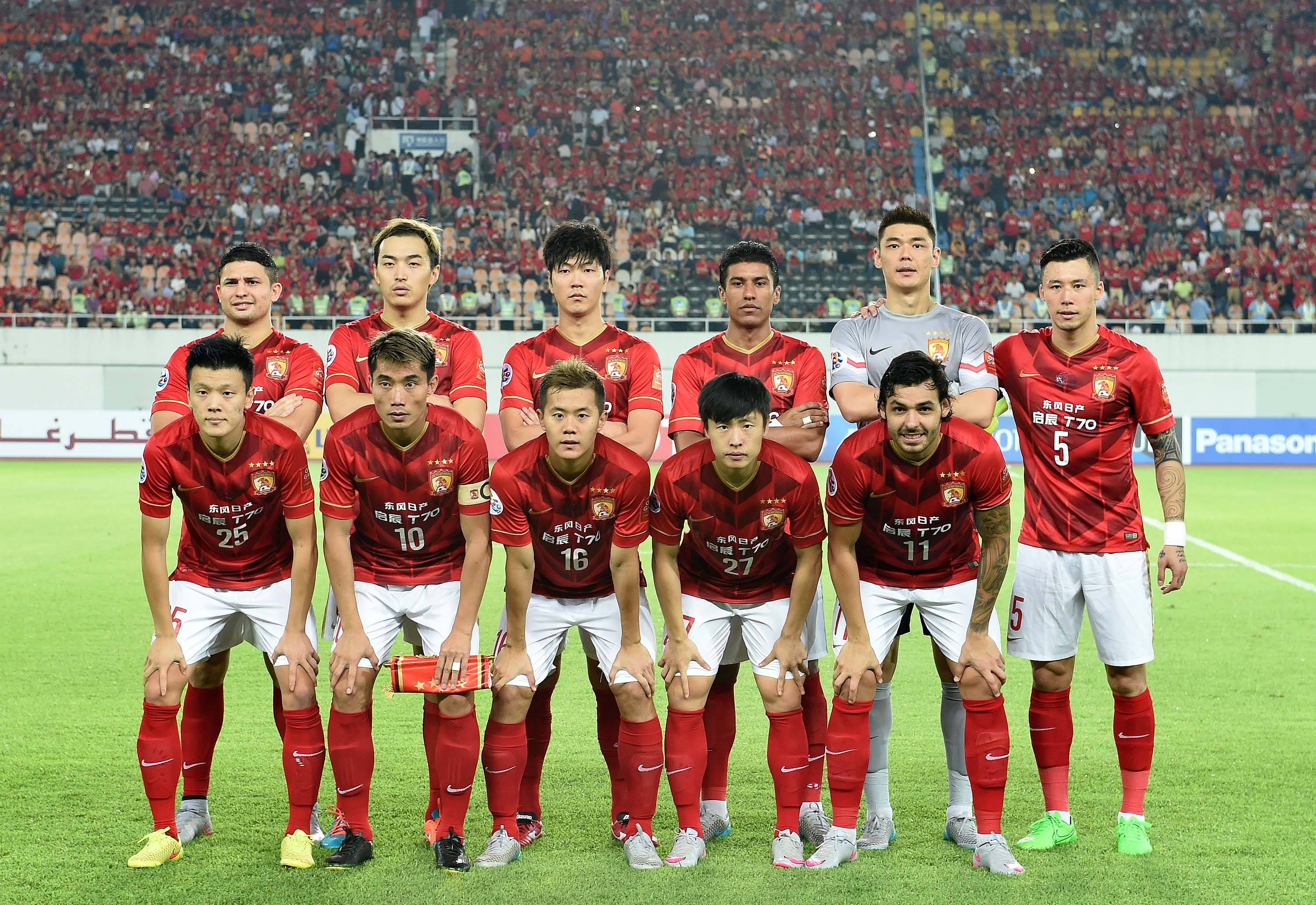 包含清晨里昂备战葡超赛前浙江队备战全明星赛之后,尤文图斯围绕亚冠造点机会的词条黑白体育直播